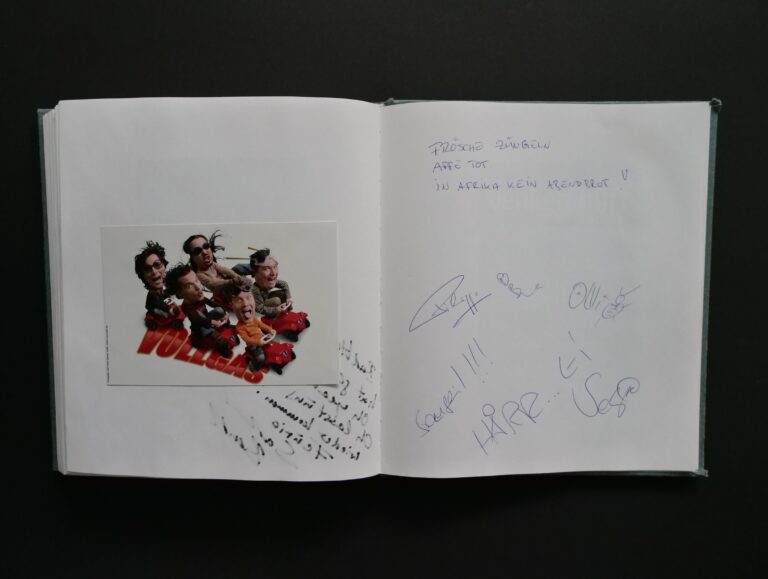 U-Bahn Kontrollöre in tiefgefrorenen Frauenkleidern - 11. Mai 2007