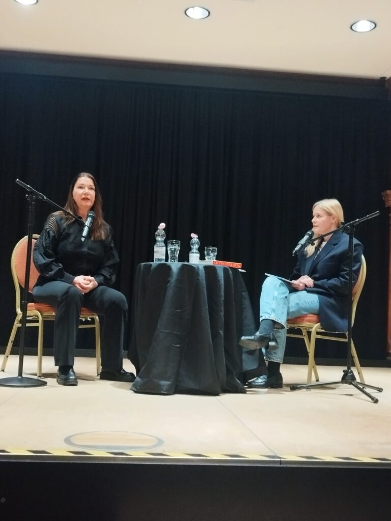 Stephanie Hielscher (r.) u. Dr. Susanne Esche-Belcke